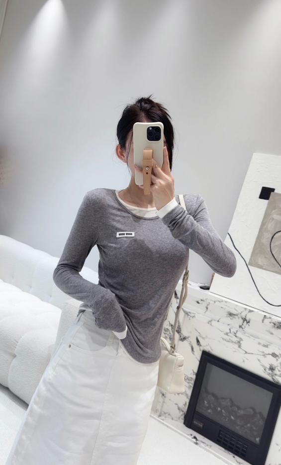 designer,replica,clothing,fake,1:1,lv,luxury,high quality Miu Miu new fake two-piece top designer,replica,clothing,fake,1:1,lv,luxury,high quality Miu Miu new fake two-piece top