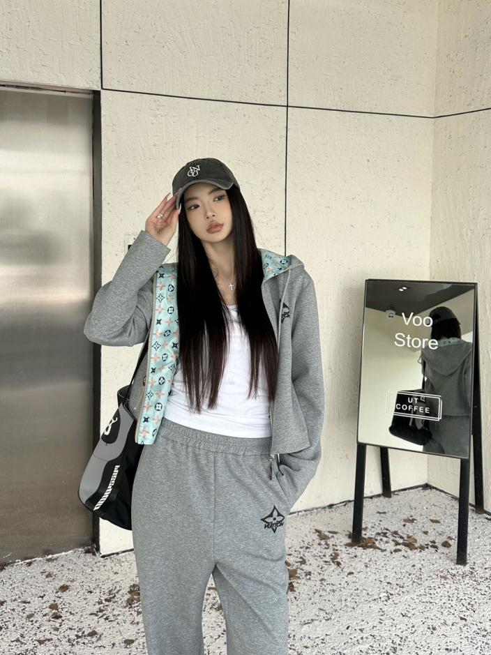 designer,replica,clothing,fake,1:1,lv,luxury,high quality LV reversible casual suit designer,replica,clothing,fake,1:1,lv,luxury,high quality LV reversible casual suit