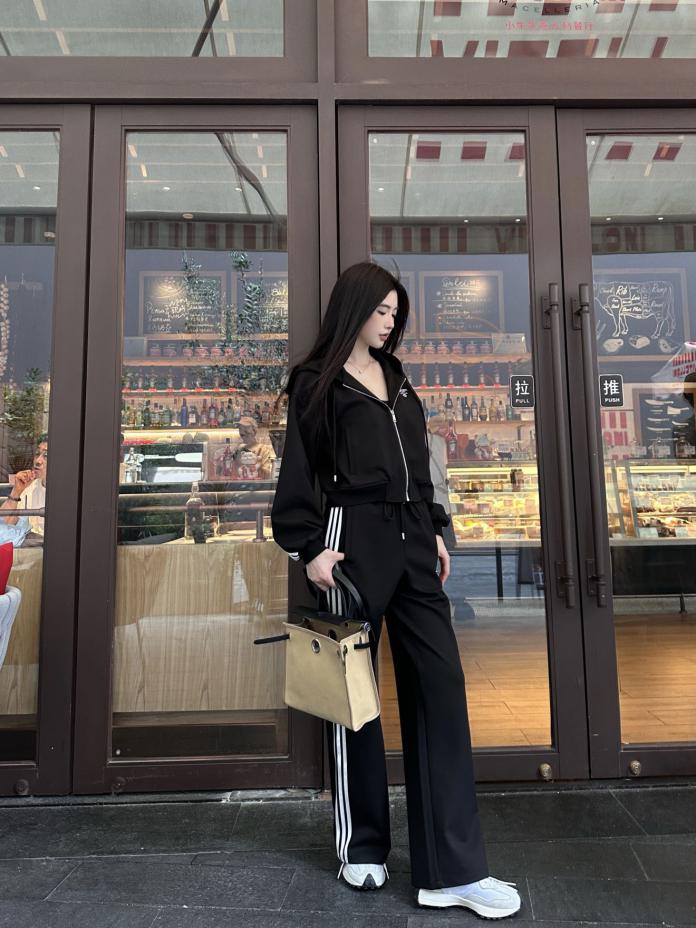 designer,replica,clothing,fake,1:1,lv,luxury,high quality Prada hooded sweatshirt set designer,replica,clothing,fake,1:1,lv,luxury,high quality Prada hooded sweatshirt set
