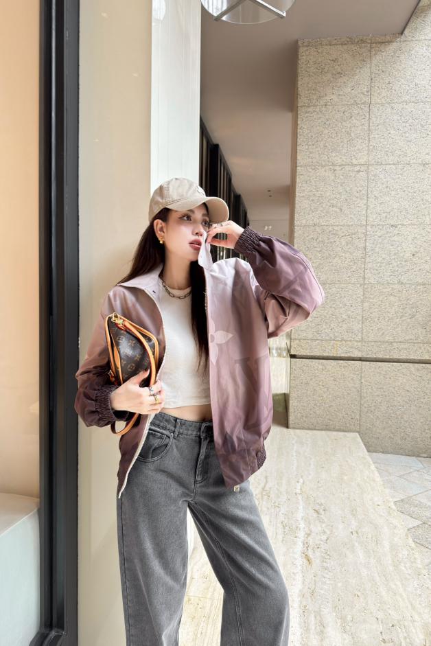 designer,replica,clothing,fake,1:1,lv,luxury,high quality LV positioning logo jacket designer,replica,clothing,fake,1:1,lv,luxury,high quality LV positioning logo jacket