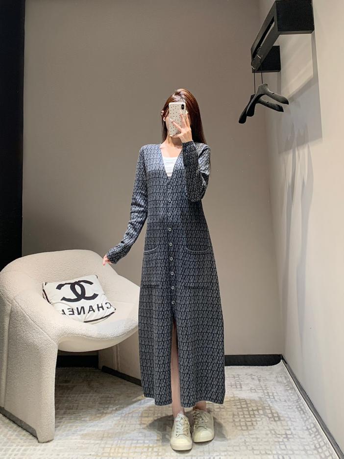 designer,replica,clothing,fake,1:1,lv,luxury,high quality Valentin maxi dress cardigan designer,replica,clothing,fake,1:1,lv,luxury,high quality Valentin maxi dress cardigan