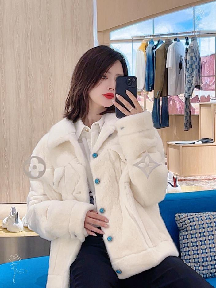 designer,replica,clothing,fake,1:1,lv,luxury,high quality Louis Vuiton fur coat designer,replica,clothing,fake,1:1,lv,luxury,high quality Louis Vuiton fur coat