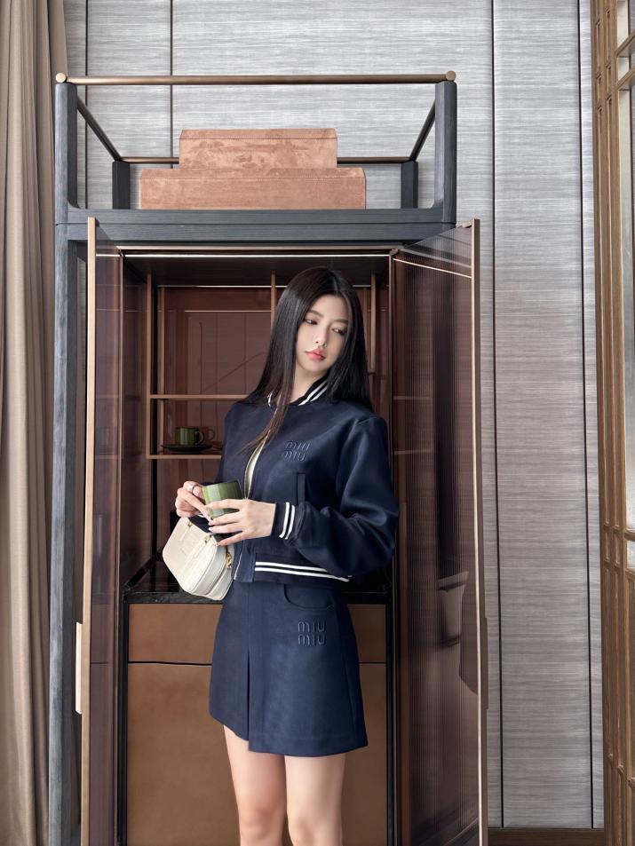 designer,replica,clothing,fake,1:1,lv,luxury,high quality Miu Miu jacket + skirt suit designer,replica,clothing,fake,1:1,lv,luxury,high quality Miu Miu jacket + skirt suit