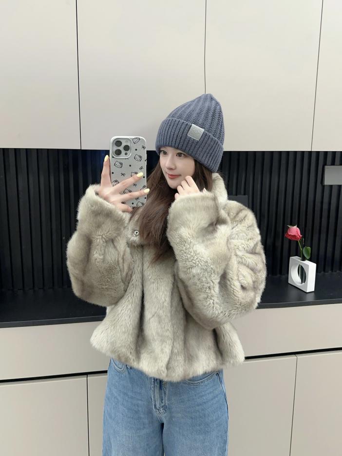 designer,replica,clothing,fake,1:1,lv,luxury,high quality LOEWE classic knitted hat designer,replica,clothing,fake,1:1,lv,luxury,high quality LOEWE classic knitted hat