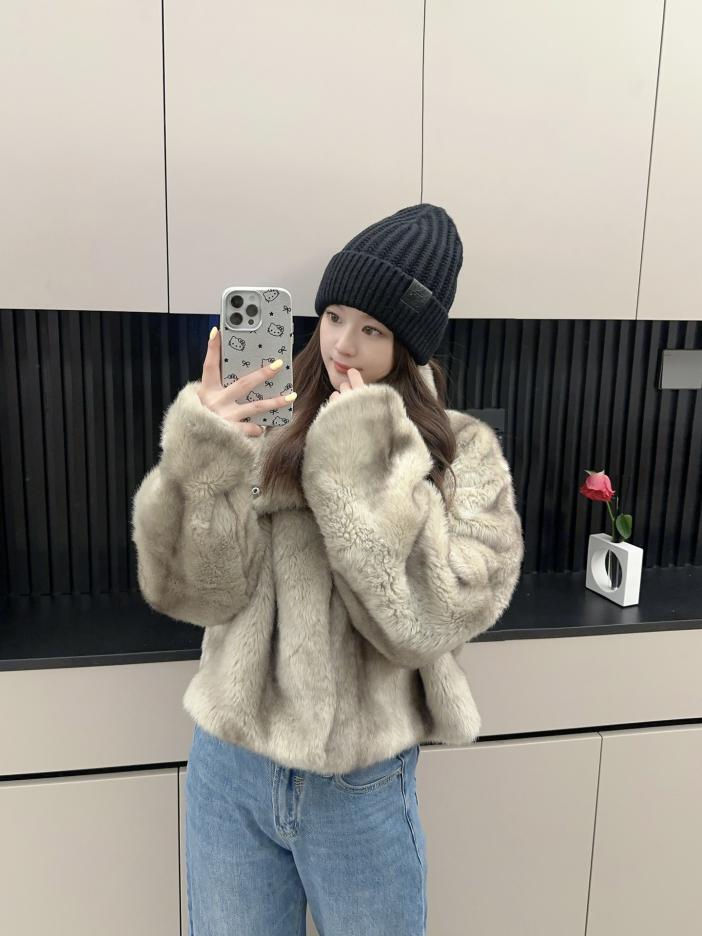 designer,replica,clothing,fake,1:1,lv,luxury,high quality LOEWE classic knitted hat designer,replica,clothing,fake,1:1,lv,luxury,high quality LOEWE classic knitted hat