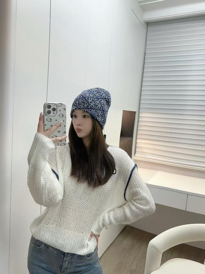 designer,replica,clothing,fake,1:1,lv,luxury,high quality LOEWE classic knitted hat designer,replica,clothing,fake,1:1,lv,luxury,high quality LOEWE classic knitted hat