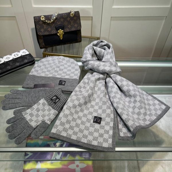 designer,replica,clothing,fake,1:1,lv,luxury,high quality Louis Vuitton [Wool suit, hat, scarf and gloves three-piece set]