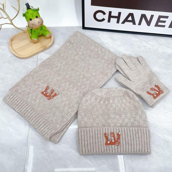 designer,replica,clothing,fake,1:1,lv,luxury,high quality Louis Vuitton scarf, hat and gloves three-piece set