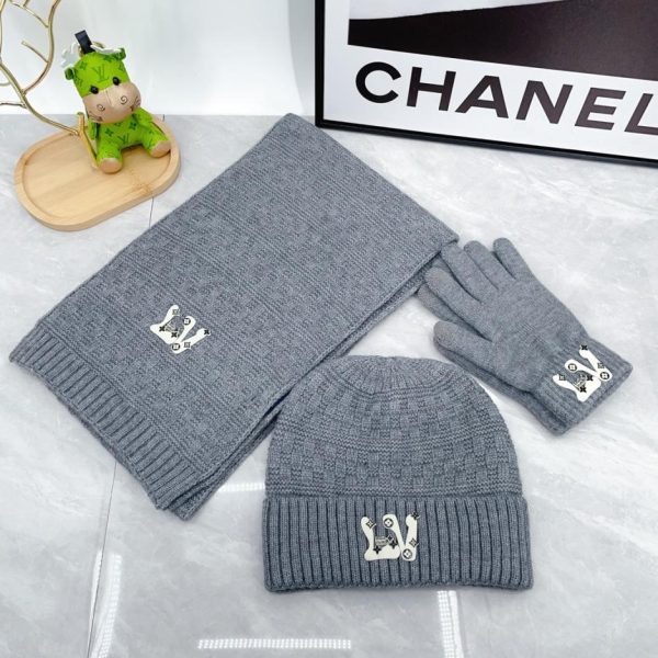 designer,replica,clothing,fake,1:1,lv,luxury,high quality Louis Vuitton scarf, hat and gloves three-piece set