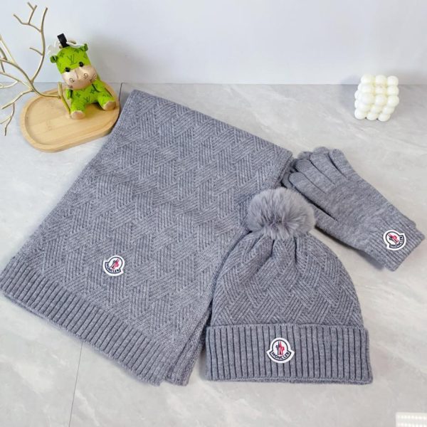 designer,replica,clothing,fake,1:1,lv,luxury,high quality MONCLER scarf, hat and fur ball gloves three-piece set