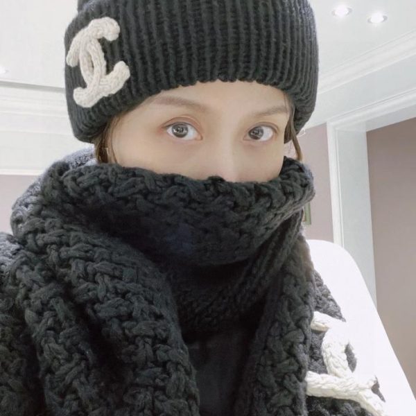 designer,replica,clothing,fake,1:1,lv,luxury,high quality Chanel new hat and scarf set