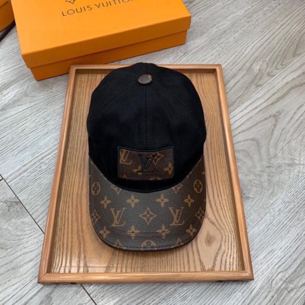 designer,replica,clothing,fake,1:1,lv,luxury,high quality Louis Vuitton leather edge embroidery stitching latest style