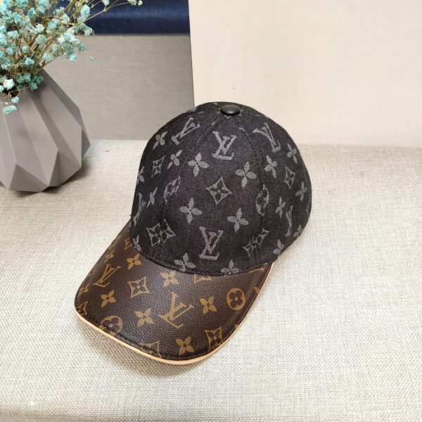 designer,replica,clothing,fake,1:1,lv,luxury,high quality Louis Vuitton presbyopic leather high version baseball cap black