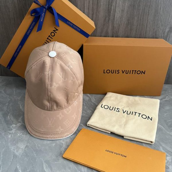 designer,replica,clothing,fake,1:1,lv,luxury,high quality Louis Vuitton classic baseball uniform Damier Infini slip hat