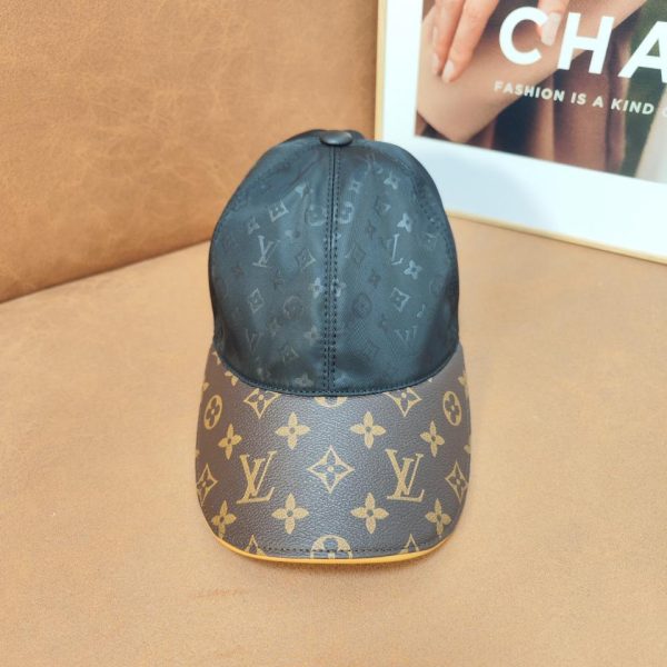 designer,replica,clothing,fake,1:1,lv,luxury,high quality Louis Vuitton high version patchwork leather baseball cap