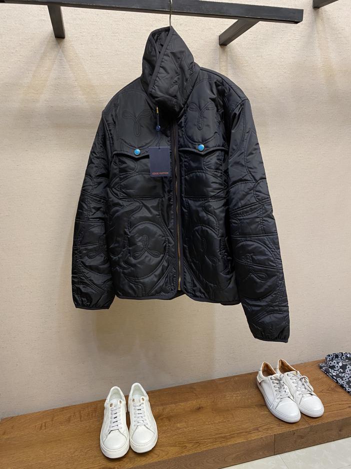 designer,replica,clothing,fake,1:1,lv,luxury,high quality LV new autumn and winter cotton pattern cotton clothing designer,replica,clothing,fake,1:1,lv,luxury,high quality LV new autumn and winter cotton pattern cotton clothing
