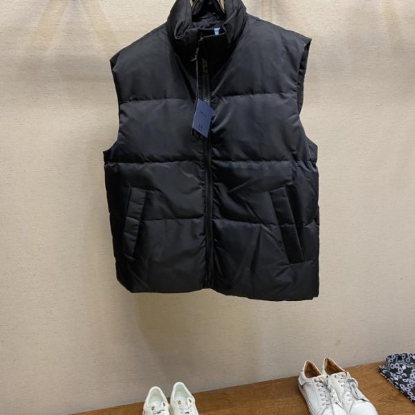 designer,replica,clothing,fake,1:1,lv,luxury,high quality Prada vests for men and women alike