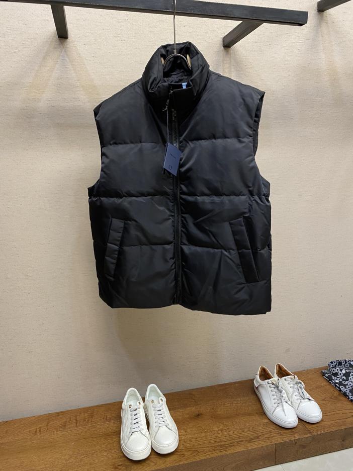 designer,replica,clothing,fake,1:1,lv,luxury,high quality Prada vests for men and women alike designer,replica,clothing,fake,1:1,lv,luxury,high quality Prada vests for men and women alike