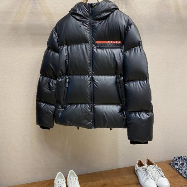 designer,replica,clothing,fake,1:1,lv,luxury,high quality Prada classic red label down jacket