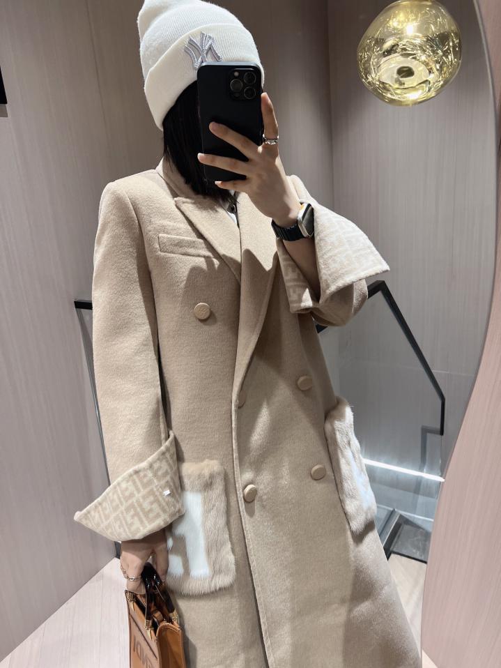 designer,replica,clothing,fake,1:1,lv,luxury,high quality FENDI long coat designer,replica,clothing,fake,1:1,lv,luxury,high quality FENDI long coat