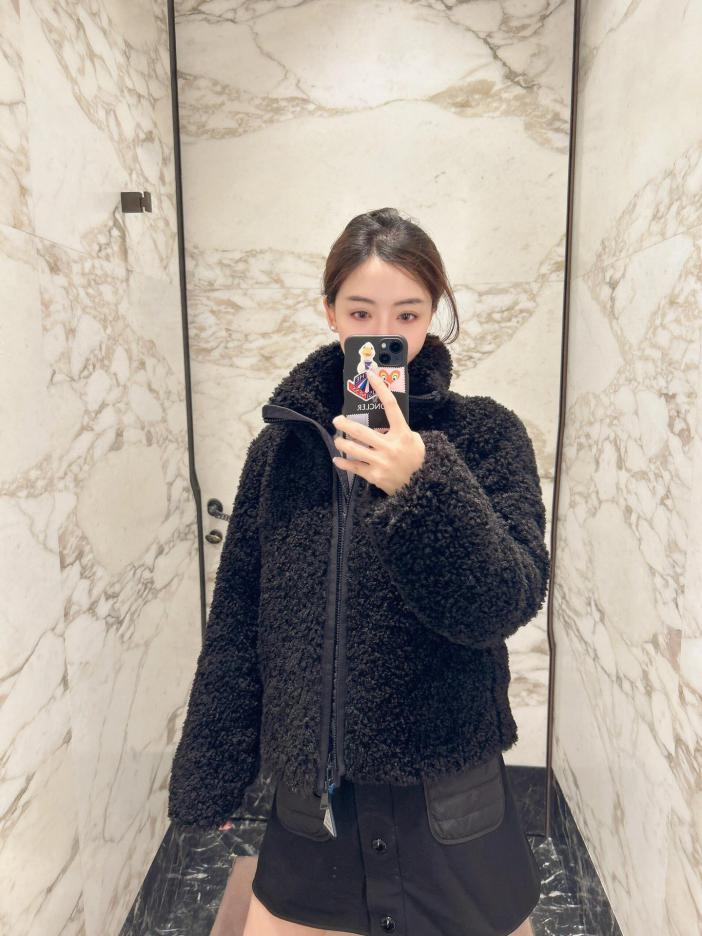 designer,replica,clothing,fake,1:1,lv,luxury,high quality Monthe new down jacket designer,replica,clothing,fake,1:1,lv,luxury,high quality Monthe new down jacket