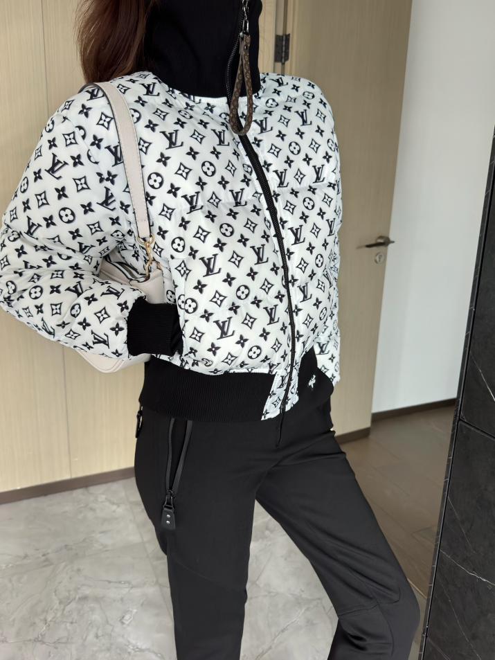 designer,replica,clothing,fake,1:1,lv,luxury,high quality LV presbyopic logo down jacket designer,replica,clothing,fake,1:1,lv,luxury,high quality LV presbyopic logo down jacket