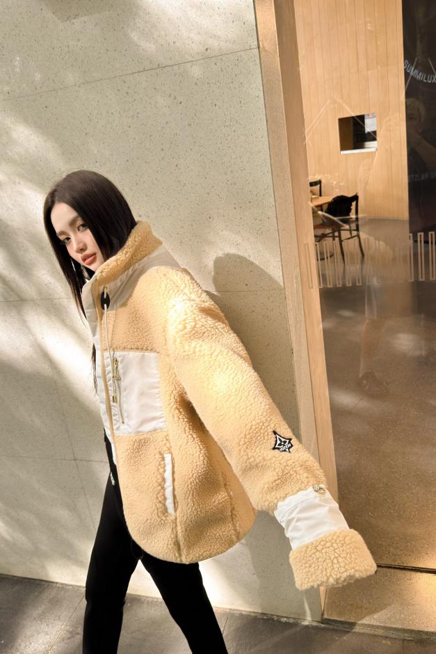 designer,replica,clothing,fake,1:1,lv,luxury,high quality LV lamb plush jacket designer,replica,clothing,fake,1:1,lv,luxury,high quality LV lamb plush jacket