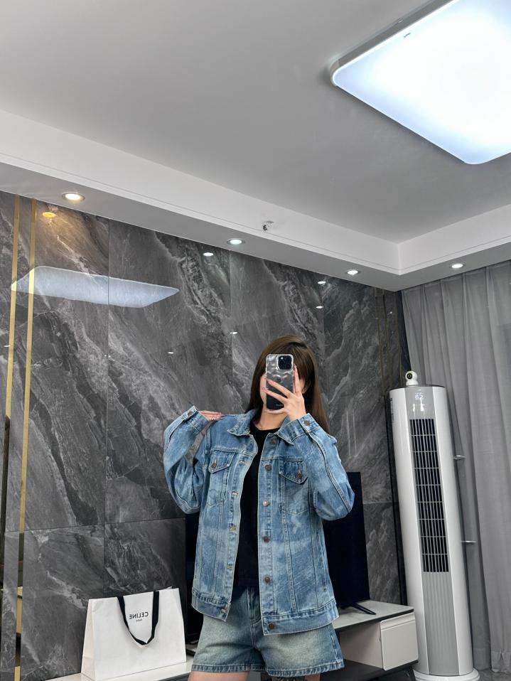 designer,replica,clothing,fake,1:1,lv,luxury,high quality Celine new jacket denim jacket designer,replica,clothing,fake,1:1,lv,luxury,high quality Celine new jacket denim jacket
