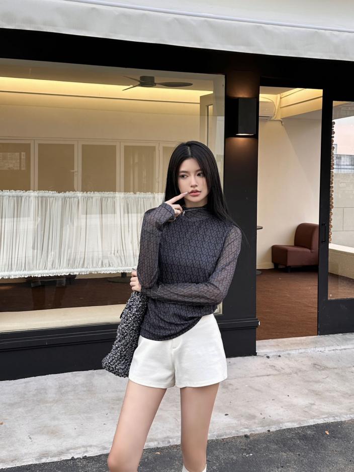 designer,replica,clothing,fake,1:1,lv,luxury,high quality Valentino top Monograw print designer,replica,clothing,fake,1:1,lv,luxury,high quality Valentino top Monograw print