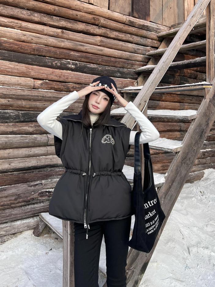 designer,replica,clothing,fake,1:1,lv,luxury,high quality MCQ new down vest designer,replica,clothing,fake,1:1,lv,luxury,high quality MCQ new down vest