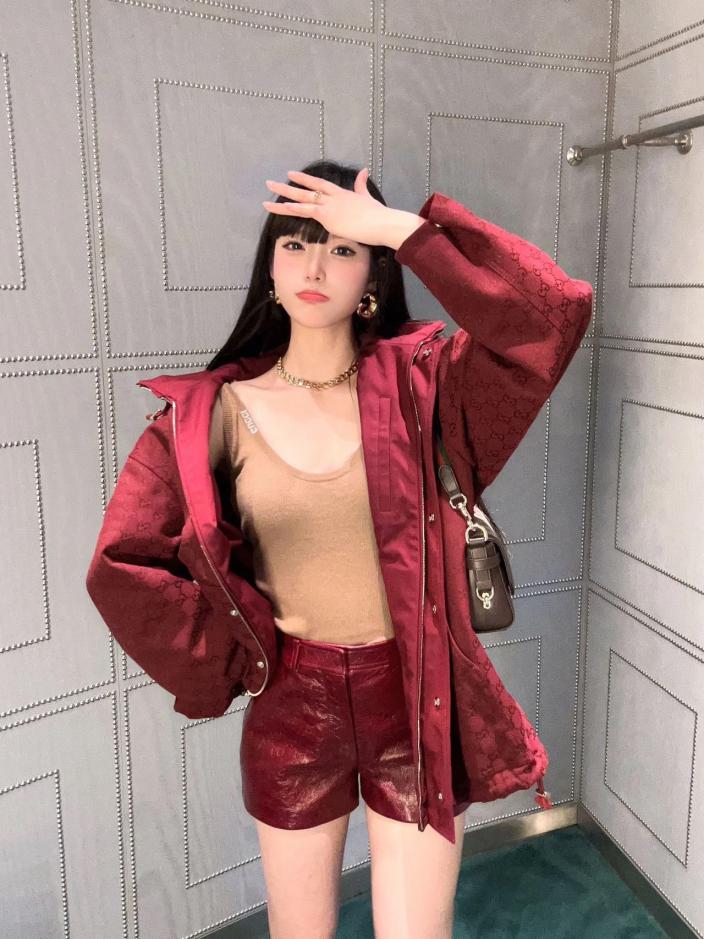designer,replica,clothing,fake,1:1,lv,luxury,high quality Gucci new suit, loose-fitting windbreaker jacket, straight-leg pants designer,replica,clothing,fake,1:1,lv,luxury,high quality Gucci new suit, loose-fitting windbreaker jacket, straight-leg pants