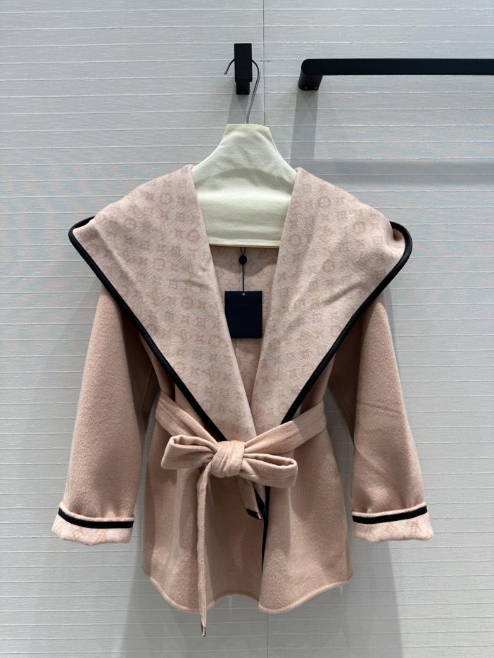 designer,replica,clothing,fake,1:1,lv,luxury,high quality LV classic wrap style hooded short coat designer,replica,clothing,fake,1:1,lv,luxury,high quality LV classic wrap style hooded short coat