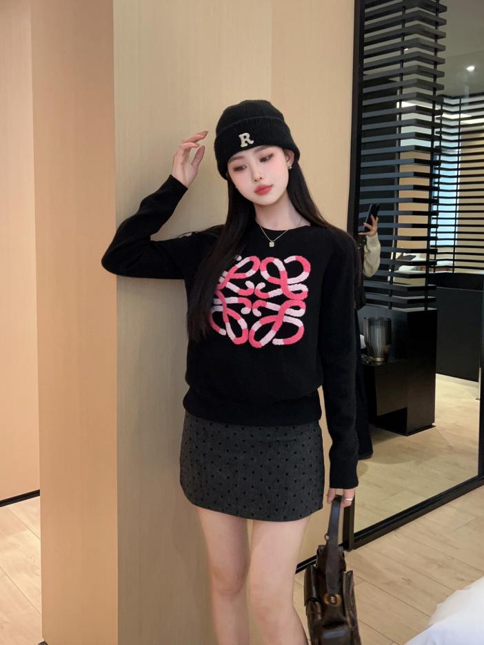 designer,replica,clothing,fake,1:1,lv,luxury,high quality Loelwe new knitted sweater designer,replica,clothing,fake,1:1,lv,luxury,high quality Loelwe new knitted sweater