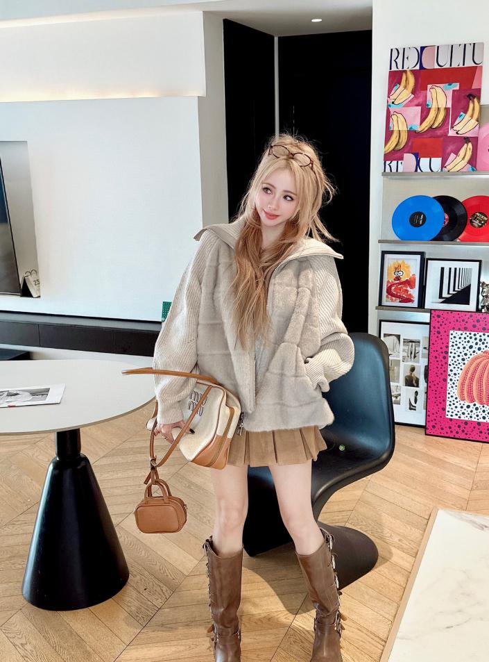designer,replica,clothing,fake,1:1,lv,luxury,high quality LP new large lapel knitted patchwork down jacket designer,replica,clothing,fake,1:1,lv,luxury,high quality LP new large lapel knitted patchwork down jacket