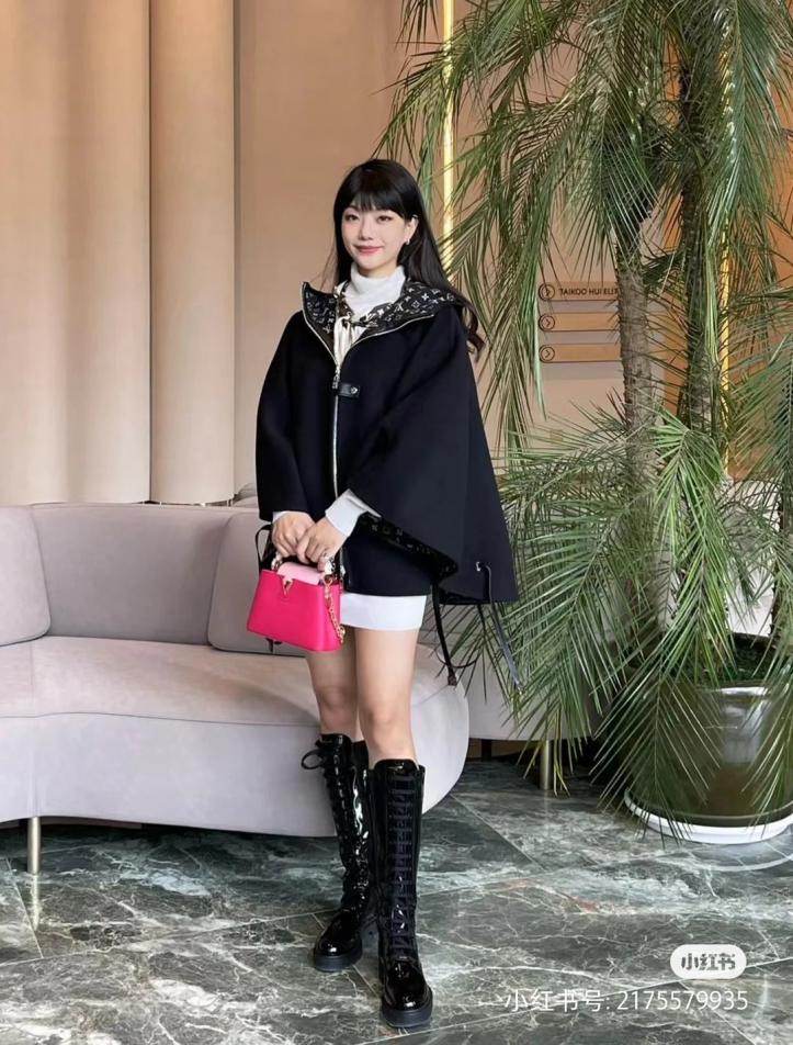 designer,replica,clothing,fake,1:1,lv,luxury,high quality LV new cape coat designer,replica,clothing,fake,1:1,lv,luxury,high quality LV new cape coat