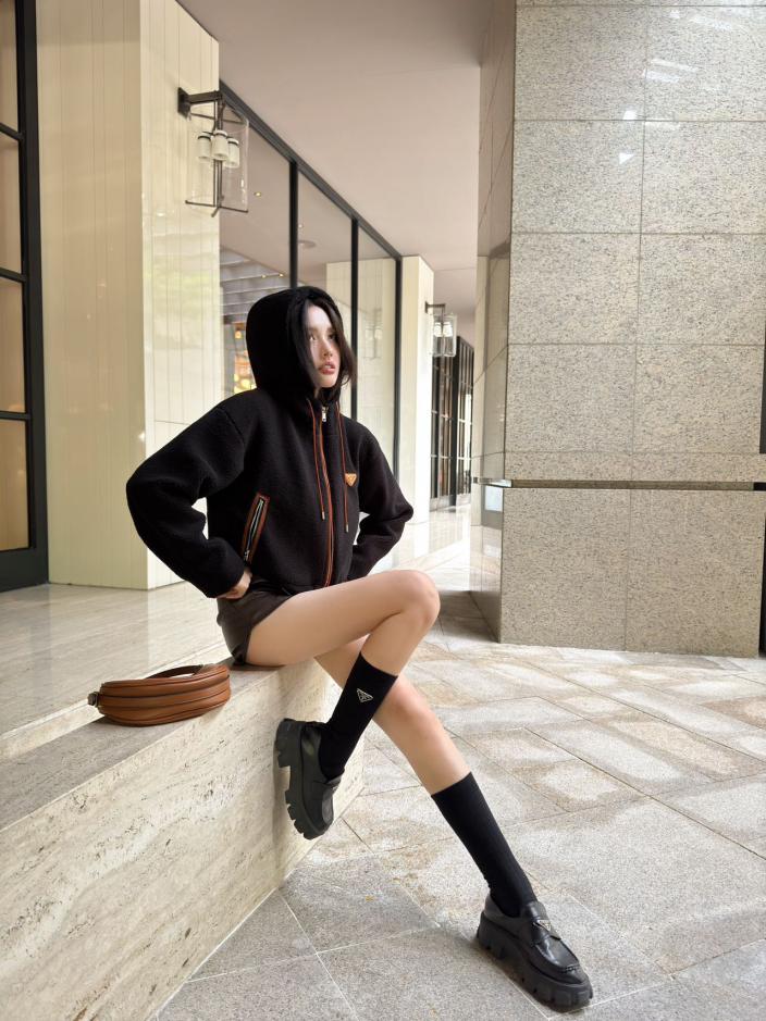 designer,replica,clothing,fake,1:1,lv,luxury,high quality Prada eco-friendly lamb plush jacket designer,replica,clothing,fake,1:1,lv,luxury,high quality Prada eco-friendly lamb plush jacket
