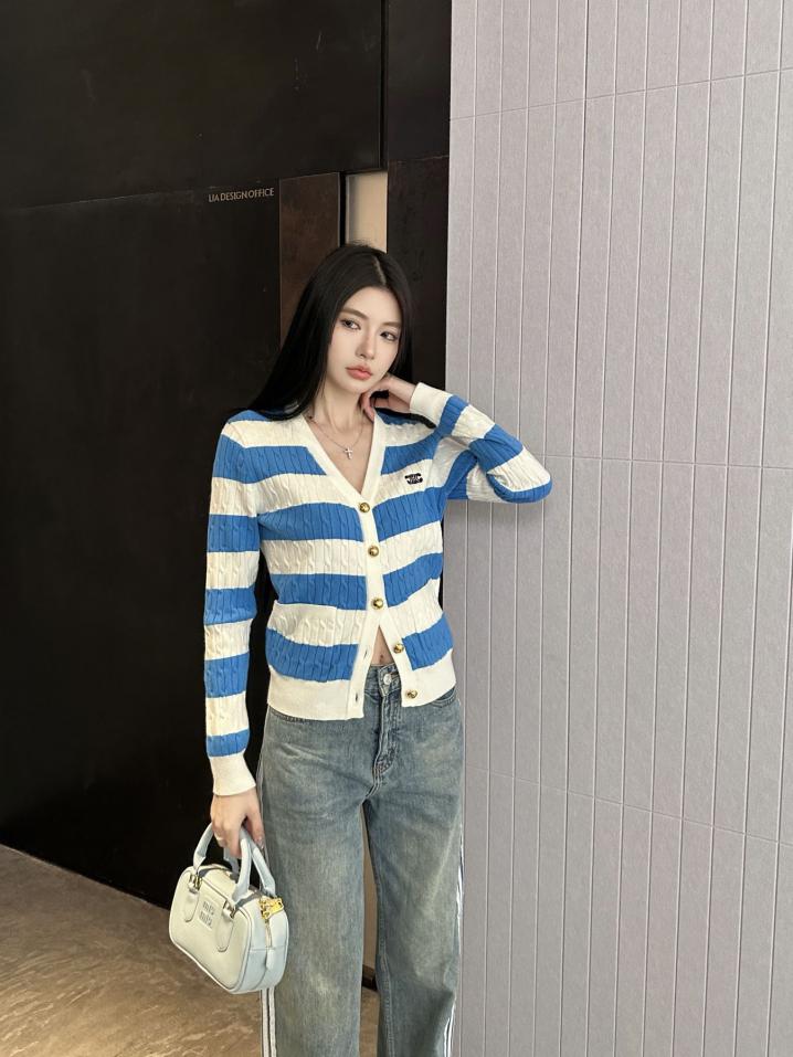 designer,replica,clothing,fake,1:1,lv,luxury,high quality CE knitted wool cardigan designer,replica,clothing,fake,1:1,lv,luxury,high quality CE knitted wool cardigan