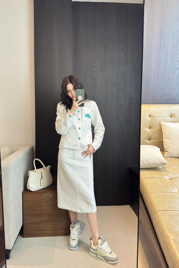 designer,replica,clothing,fake,1:1,lv,luxury,high quality LV embroidered logo classic jacquard denim jacket skirt designer,replica,clothing,fake,1:1,lv,luxury,high quality LV embroidered logo classic jacquard denim jacket skirt