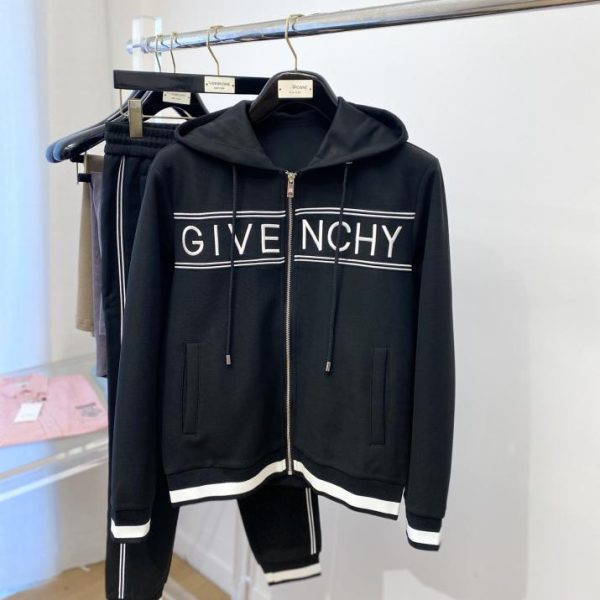 designer,replica,clothing,fake,1:1,lv,luxury,high quality Givenchy’s latest stylish casual suits