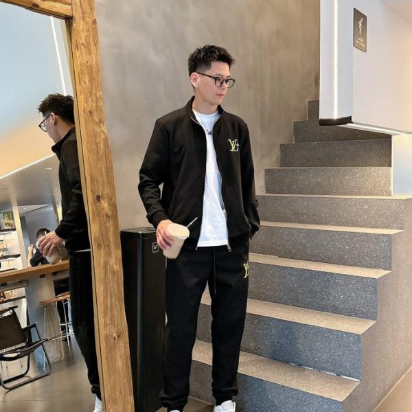 designer,replica,clothing,fake,1:1,lv,luxury,high quality Louis Vuitton’s new cardigan and sweatshirt set