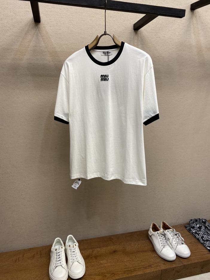 designer,replica,clothing,fake,1:1,lv,luxury,high quality Miu Miu 2025ss embroidered logo jersey T-shirt (6A70) designer,replica,clothing,fake,1:1,lv,luxury,high quality Miu Miu 2025ss embroidered logo jersey T-shirt (6A70)