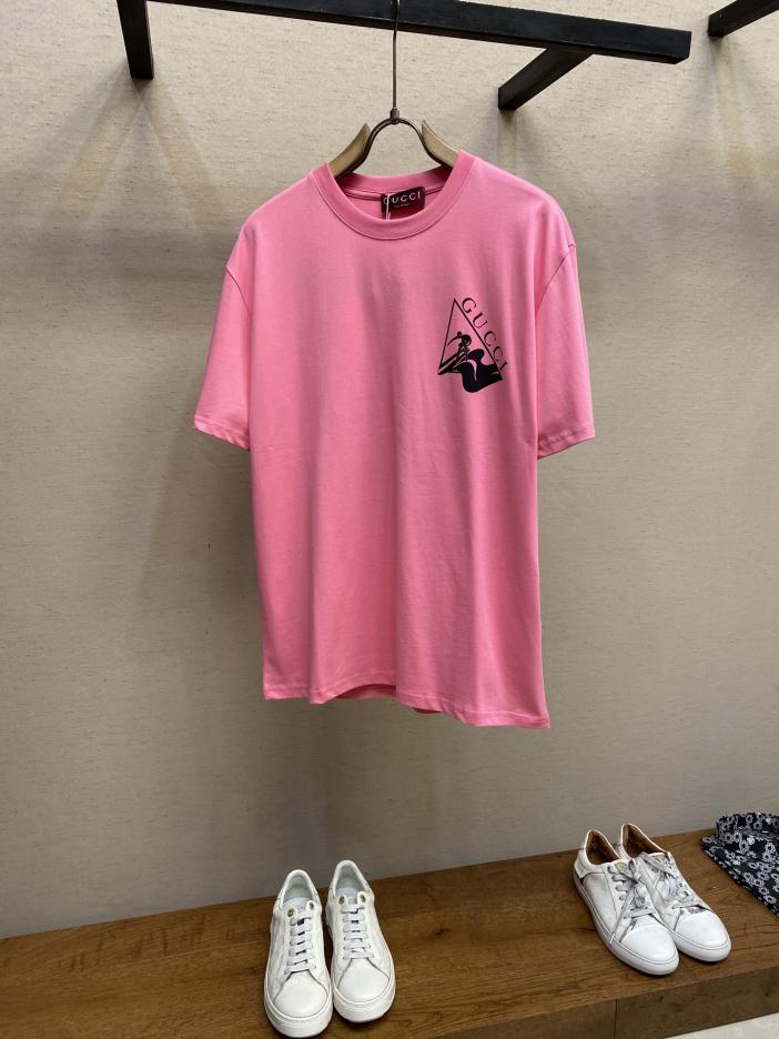designer,replica,clothing,fake,1:1,lv,luxury,high quality Gucci 25SS new pattern letter logo printed round neck T-shirt short sleeves (B423) designer,replica,clothing,fake,1:1,lv,luxury,high quality Gucci 25SS new pattern letter logo printed round neck T-shirt short sleeves (B423)