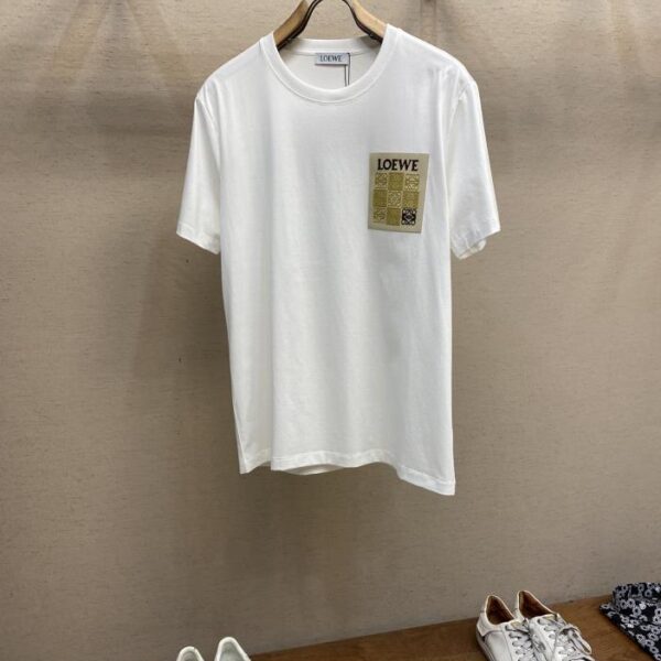 designer,replica,clothing,fake,1:1,lv,luxury,high quality Loewe. Loewe 25 spring and summer new three-dimensional printed patch pocket design short-sleeved T-shirt (951C)