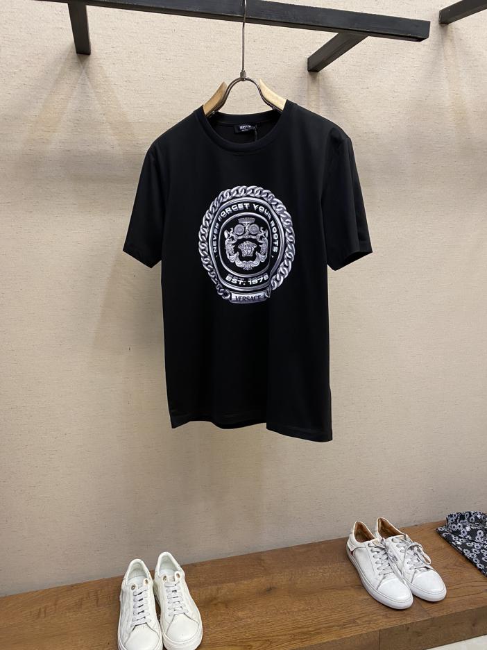 designer,replica,clothing,fake,1:1,lv,luxury,high quality Versace 25 spring and summer new CHAIN CRES pattern short-sleeved T-shirt (4429) designer,replica,clothing,fake,1:1,lv,luxury,high quality Versace 25 spring and summer new CHAIN CRES pattern short-sleeved T-shirt (4429)