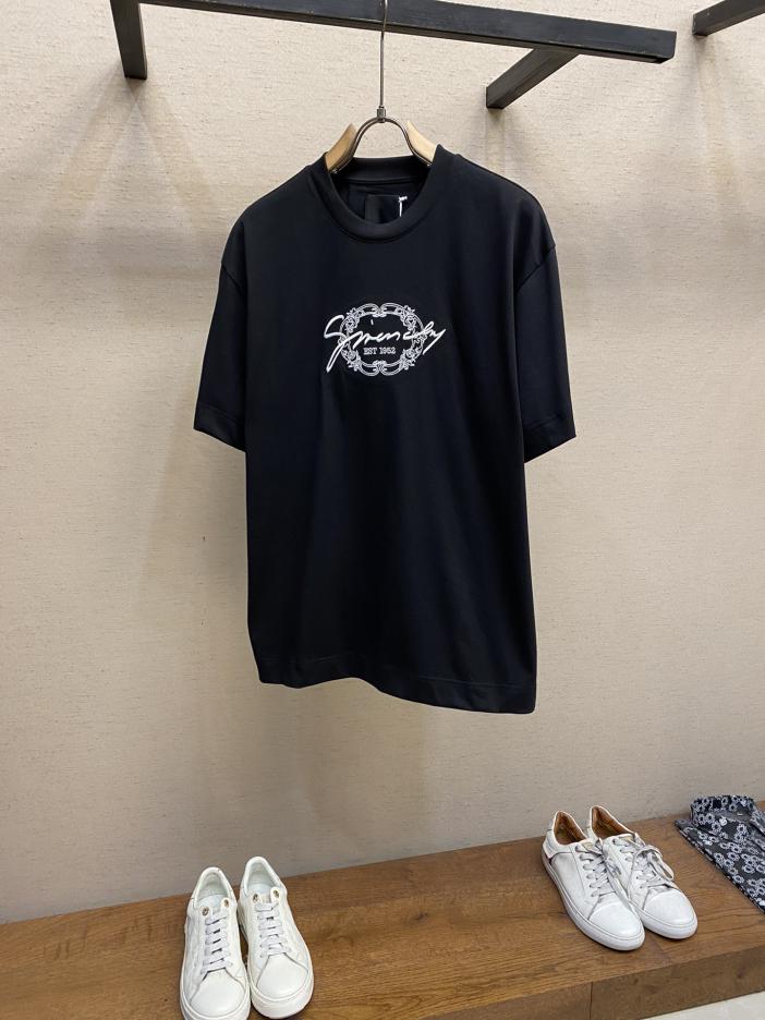 designer,replica,clothing,fake,1:1,lv,luxury,high quality Givenchy men’s and women’s short-sleeved T-shirt early spring new style embroidered letter pattern short-sleeved T-shirt (953A) designer,replica,clothing,fake,1:1,lv,luxury,high quality Givenchy men’s and women’s short-sleeved T-shirt early spring new style embroidered letter pattern short-sleeved T-shirt (953A)
