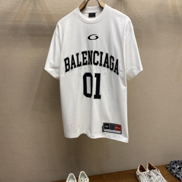 designer,replica,clothing,fake,1:1,lv,luxury,high quality Balenciaga basketball series embroidered printed jersey No. 01 short-sleeved T-shirt (AA1B)
