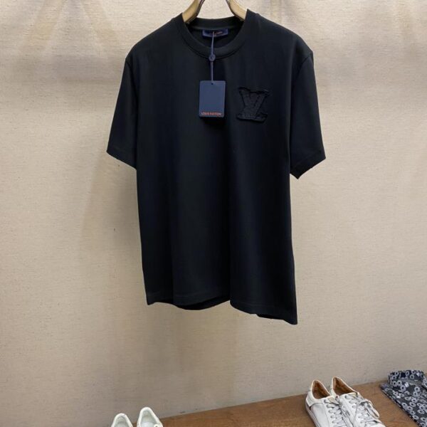 designer,replica,clothing,fake,1:1,lv,luxury,high quality LV 2025FW patch embroidered cotton half-sleeve T-shirt (CEAE)