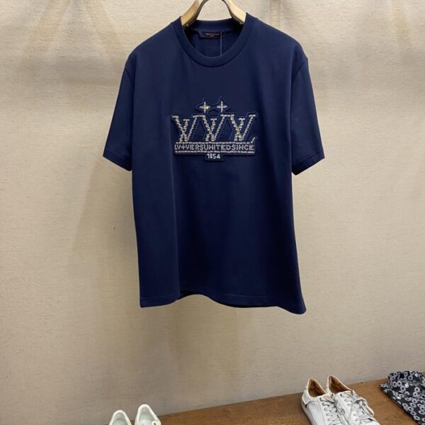 designer,replica,clothing,fake,1:1,lv,luxury,high quality LV 2025FW hot diamond badge embroidery pure cotton half-sleeved T-shirt (BCA2)