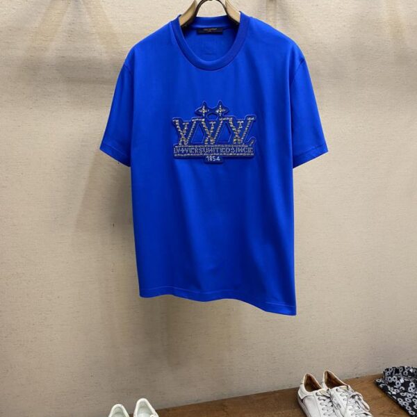 designer,replica,clothing,fake,1:1,lv,luxury,high quality LV 2025FW hot diamond badge embroidery pure cotton half-sleeve T-shirt (FDC9)