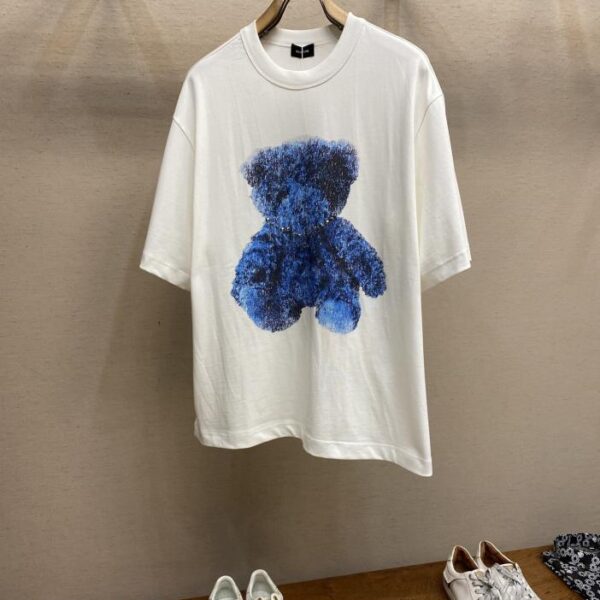designer,replica,clothing,fake,1:1,lv,luxury,high quality Welldone 2025 Spring and Summer Series 3D Necklace Cartoon Bear Logo Letters Pure Cotton Half-Sleeve T-Shirt OS Loose Version (532F)